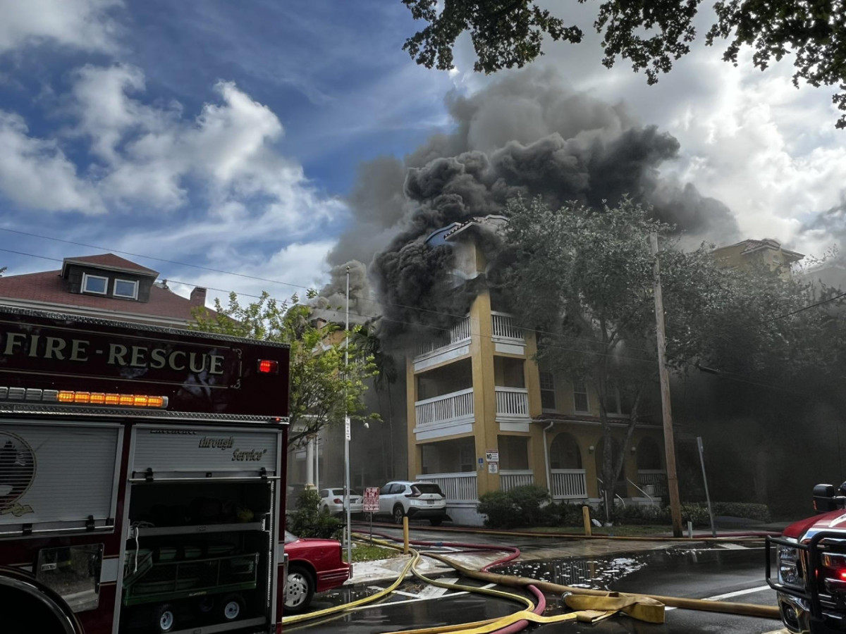 Incendio en un edificio de Estados Unidos. Foto: EFE