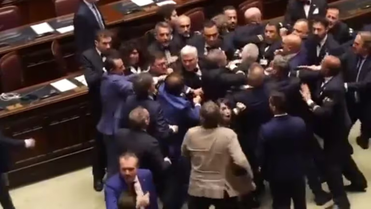 Pelea en el Congreso de Diputados de Italia. Foto: X