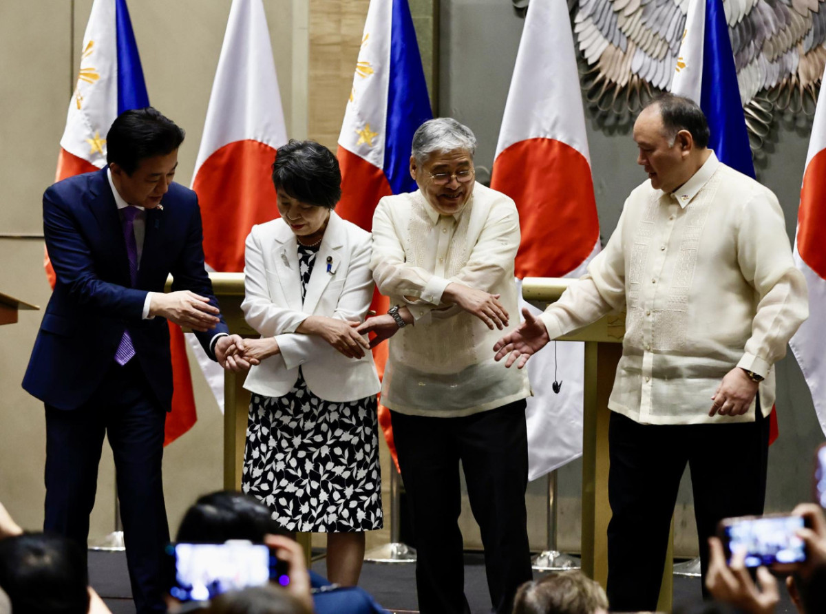 Filipinas y Japón firman un acuerdo de cooperación militar en medio de tensiones con China. Foto: EFE