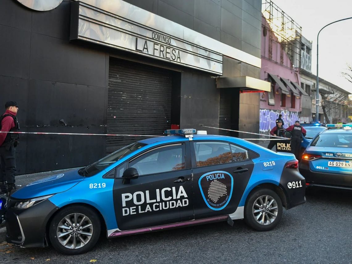 El hecho ocurrió a la salida del local bailable Input en el cruce de la calle Gorriti y la Avenida Juan B. Justo.