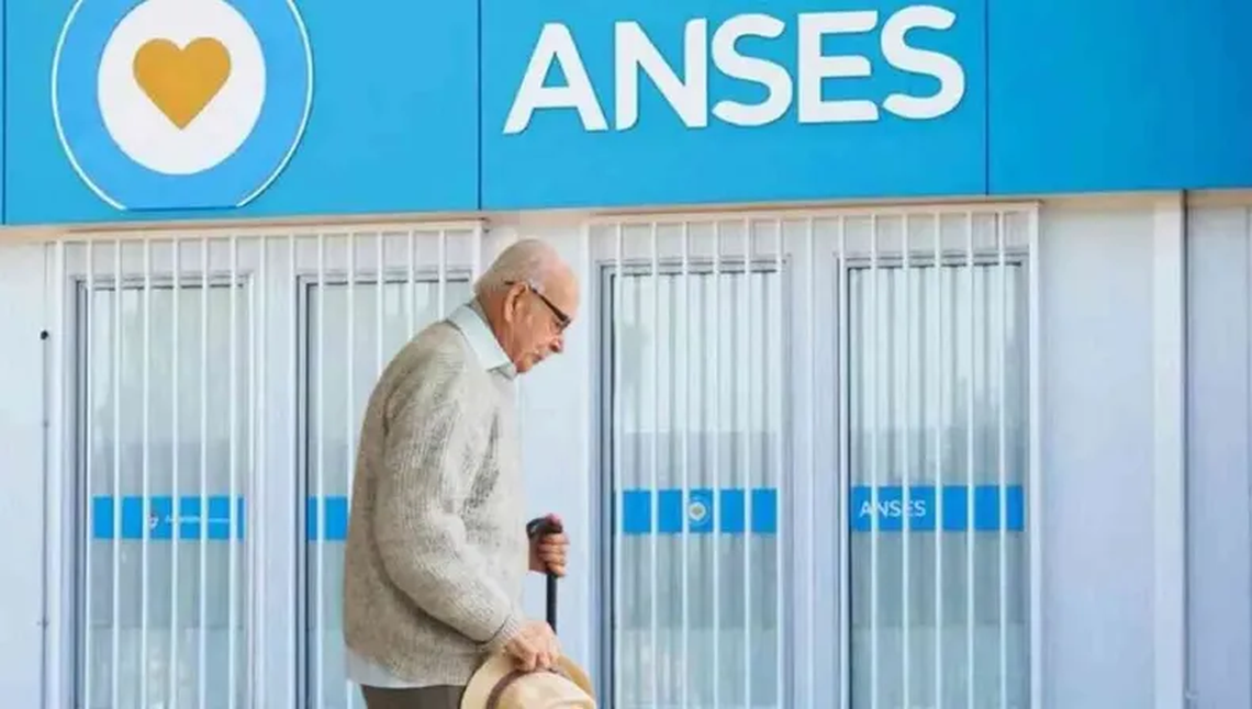 El titular de la Anses confirmó que se está analizando cómo reconocer a los jubilados que han sido aportantes regulares.