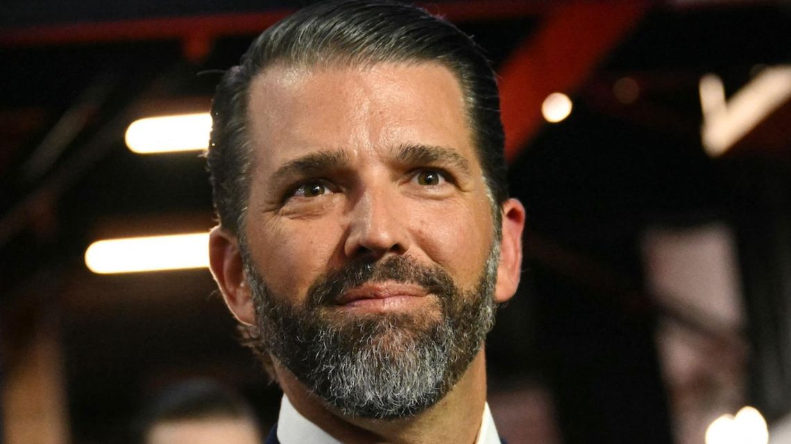 Donald Trump Jr. enojado con los fabricantes de armas de EEUU