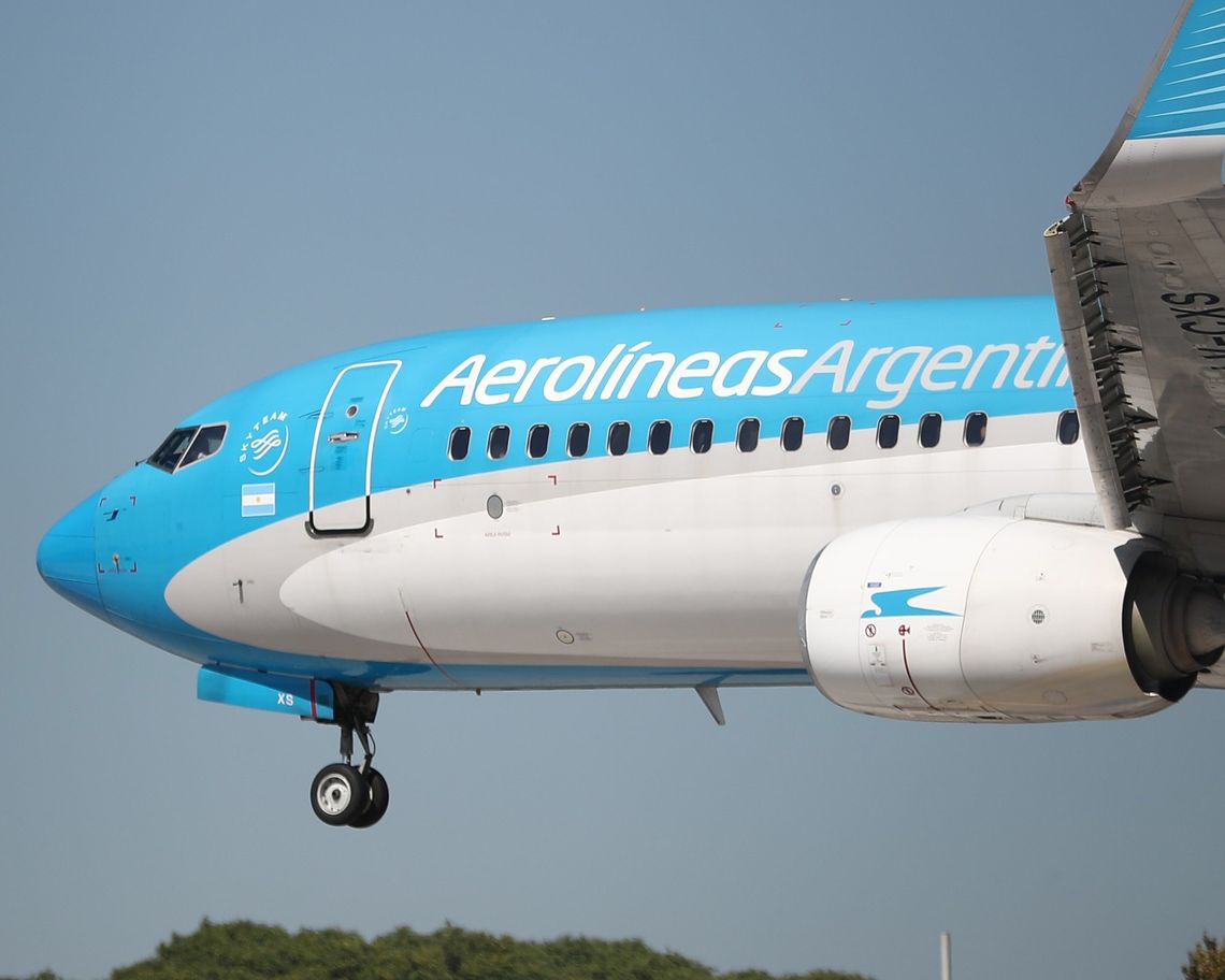 Paro de pilotos de Aerolíneas Argentinas: cese de actividades para este viernes.