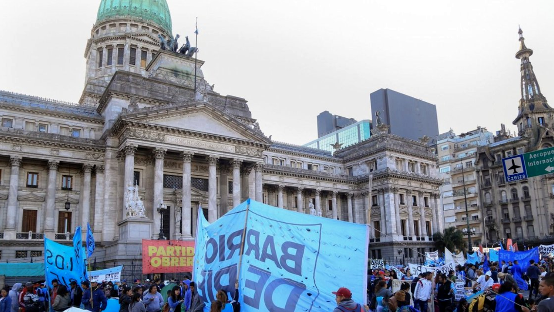 Movilización al Congreso de la Nación: otro desafío para el protocolo antipiquetes de Bullrich.