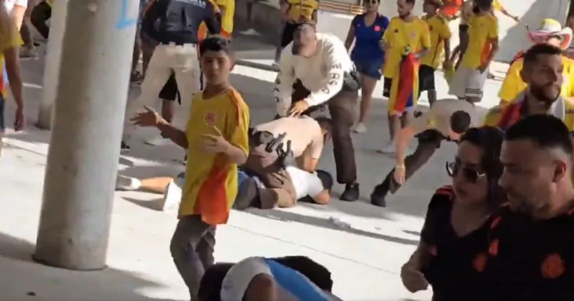 Incidentes en el ingreso al estadio demoran el comienzo del partido Argentina- Colombia