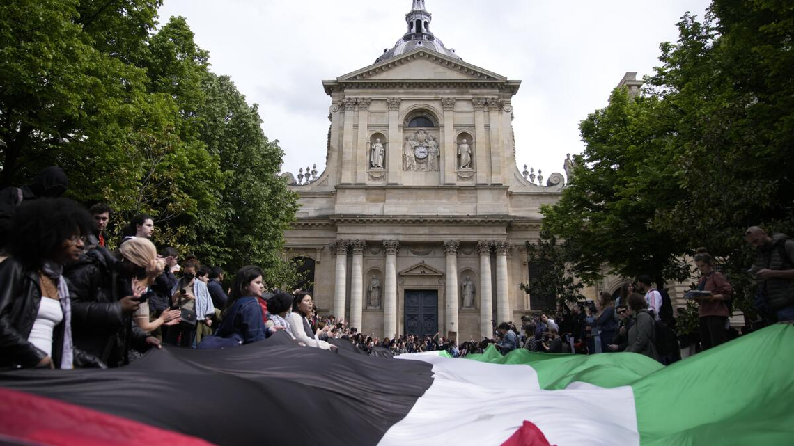 Las protestas de estudiantes crecen en todo el mundo