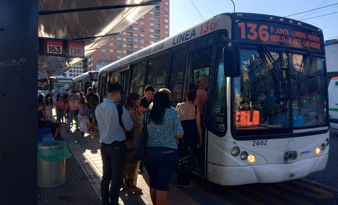 El paro nacional de transporte afecta a todos los medios menos a los colectivos