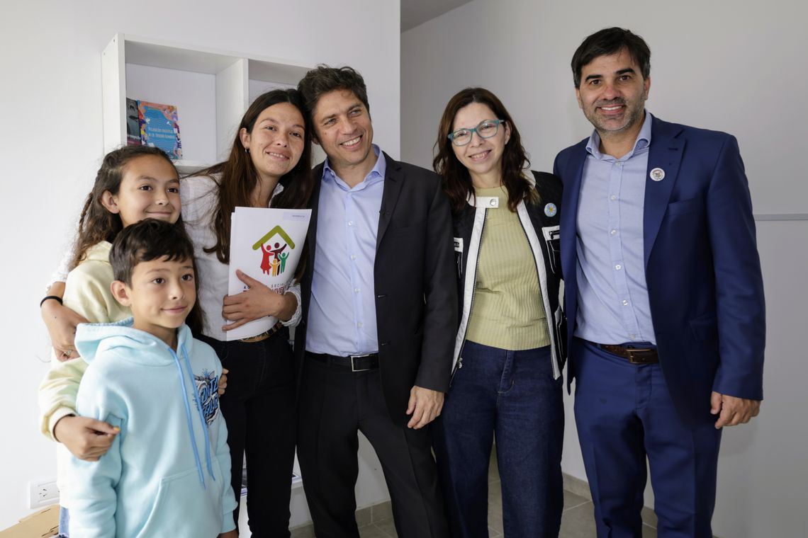 Axel Kicillof entregó viviendas en Castelli