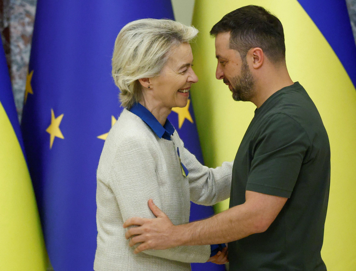 Ursula von der Leyen y Volodímir Zelenski en Ucrania. Foto: REUTERS.