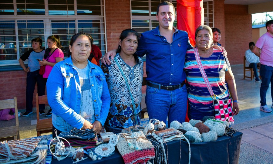 Solís acompañó variadas actividades por la Semana de los Pueblos Originarios  - Diario La Mañana