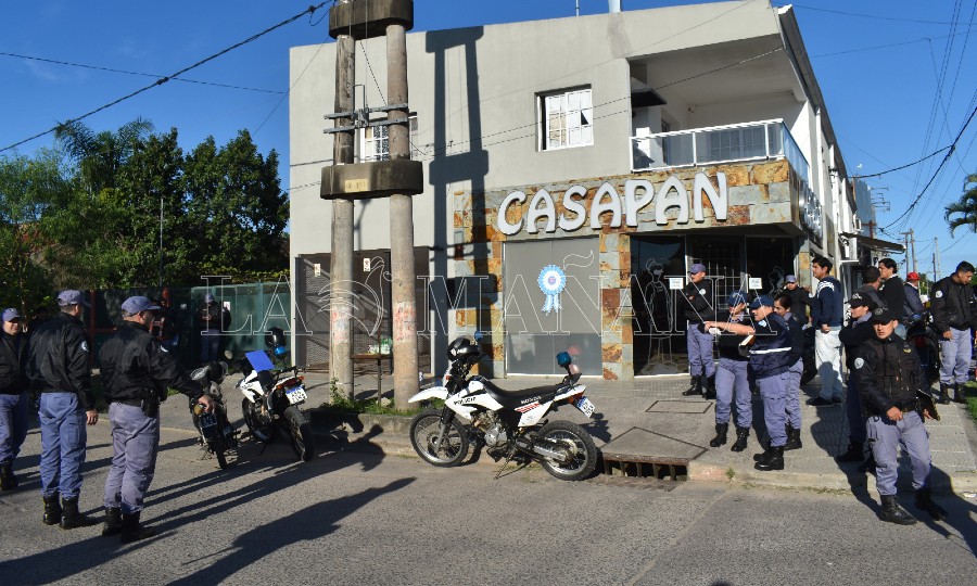 Detuvieron a un hombre que efectuó tres disparos contra policías en el barrio  San Francisco - Diario La Mañana