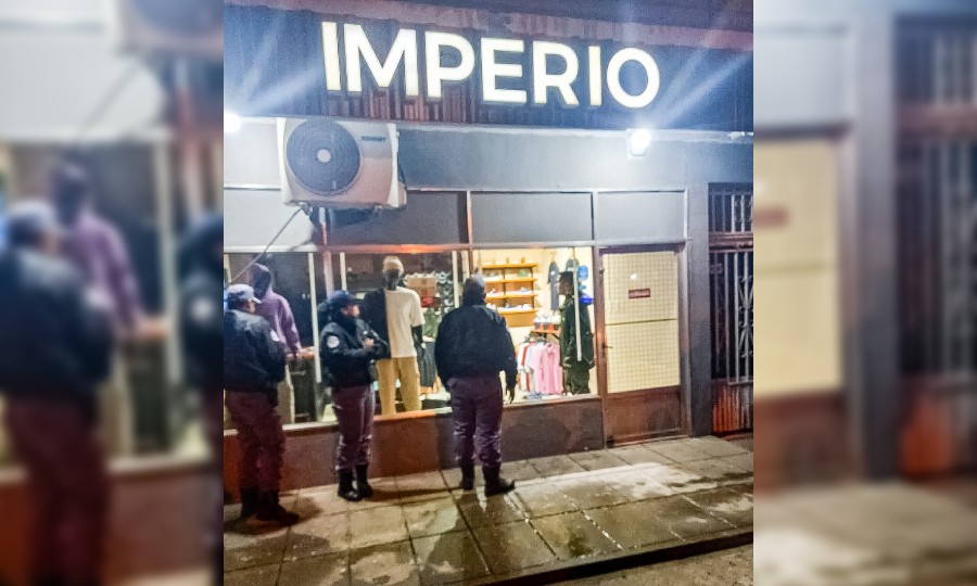 Investigan el robo de un comercio; se llevaron prendas por un valor de cinco  millones de pesos - Diario La Mañana