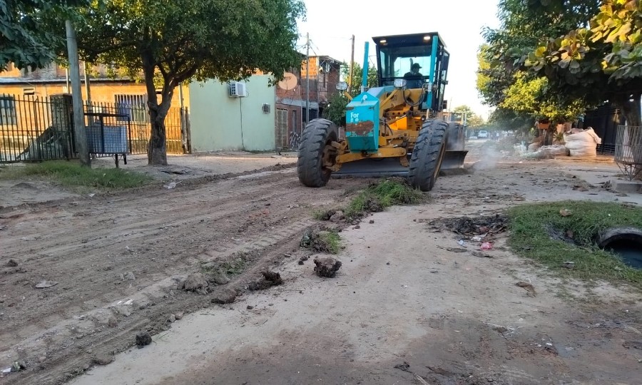 El Municipio priorizó el arreglo de calles y el mantenimiento de desagües -  Diario La Mañana