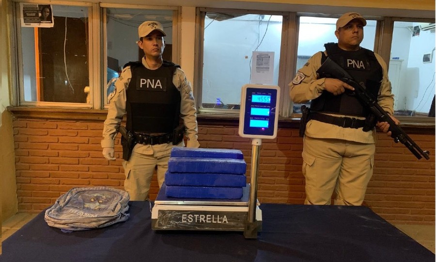 La Prefectura Naval secuestró media tonelada de marihuana valuada en más de un  billón de pesos - Diario La Mañana