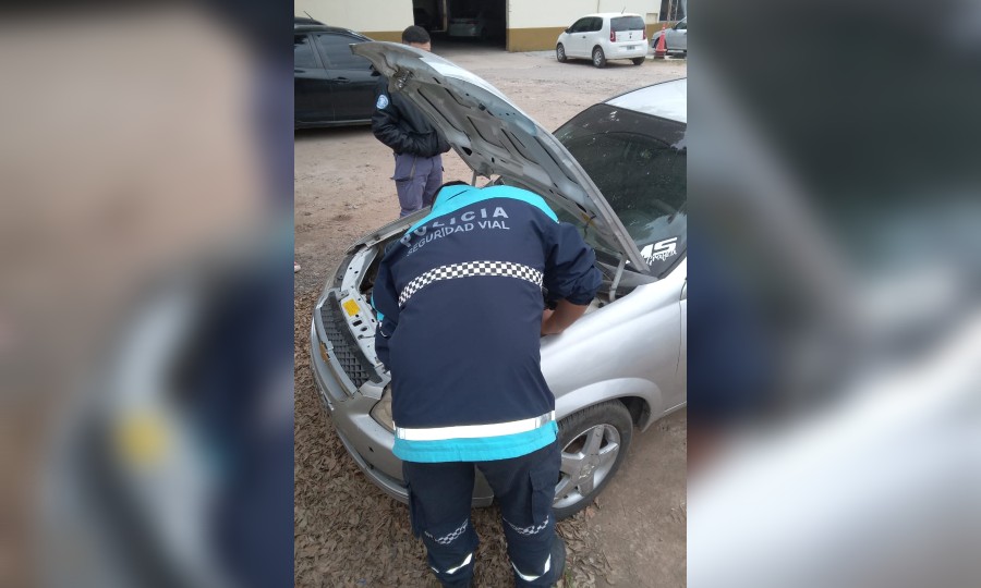 La Policía secuestró un auto con adulteraciones - Diario La Mañana