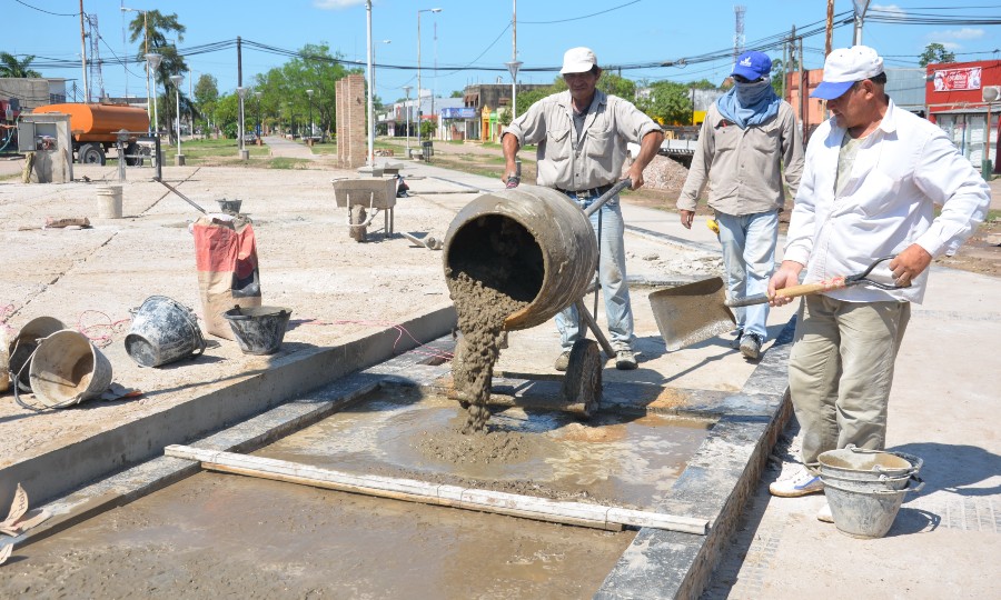 Hilario Martínez afirma que la Provincia sostiene 100 obras con fondos  propios - Diario La Mañana