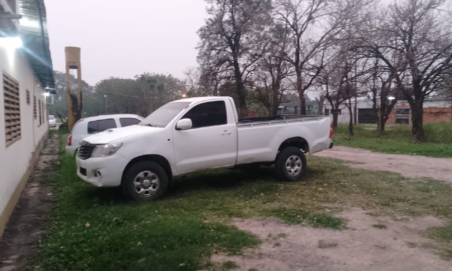 Chocó a una motociclista y se dio a la fuga; la Policía encontró la  camioneta y ahora buscan a su conductor - Diario La Mañana