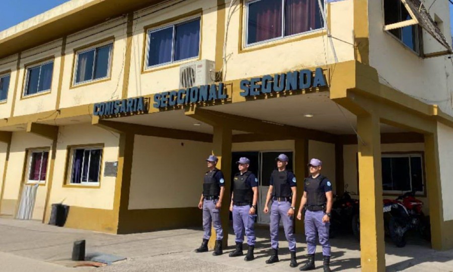 Un hombre y una mujer entraron a una casa, encerraron a la dueña y huyeron  con dinero en pesos y moneda extranjera - Diario La Mañana